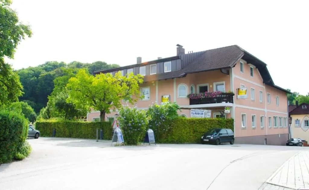 Gewerbeimmobilie mieten in Wels-Land – 450 m², € 2.260
