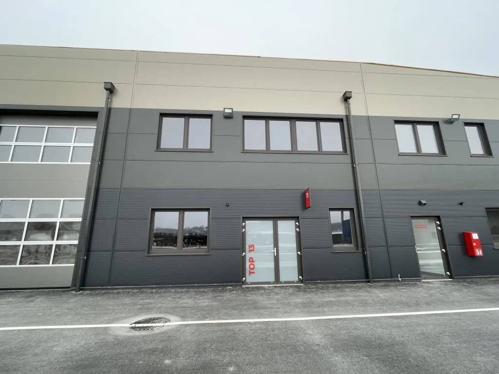 Gewerbeimmobilie mieten in Linz Land – 176 m², € 2.446 – Bild 2 von 23