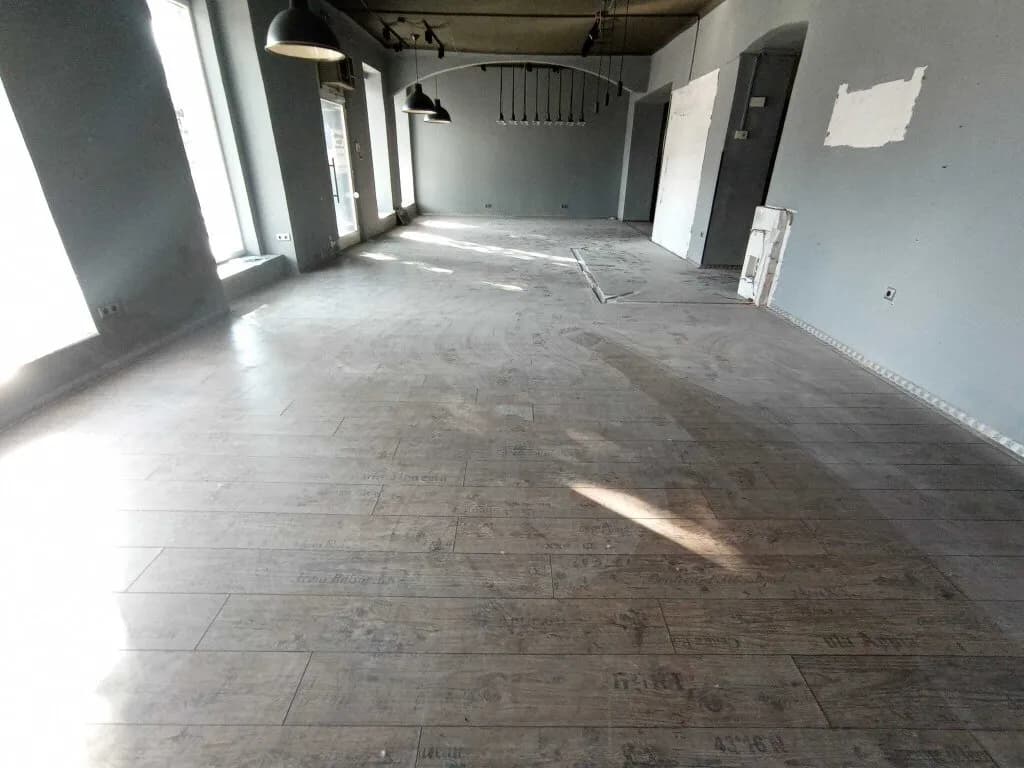5-Zimmer-Gewerbeimmobilie mieten in Wien – 172 m², € 2.040 – Bild 2 von 22