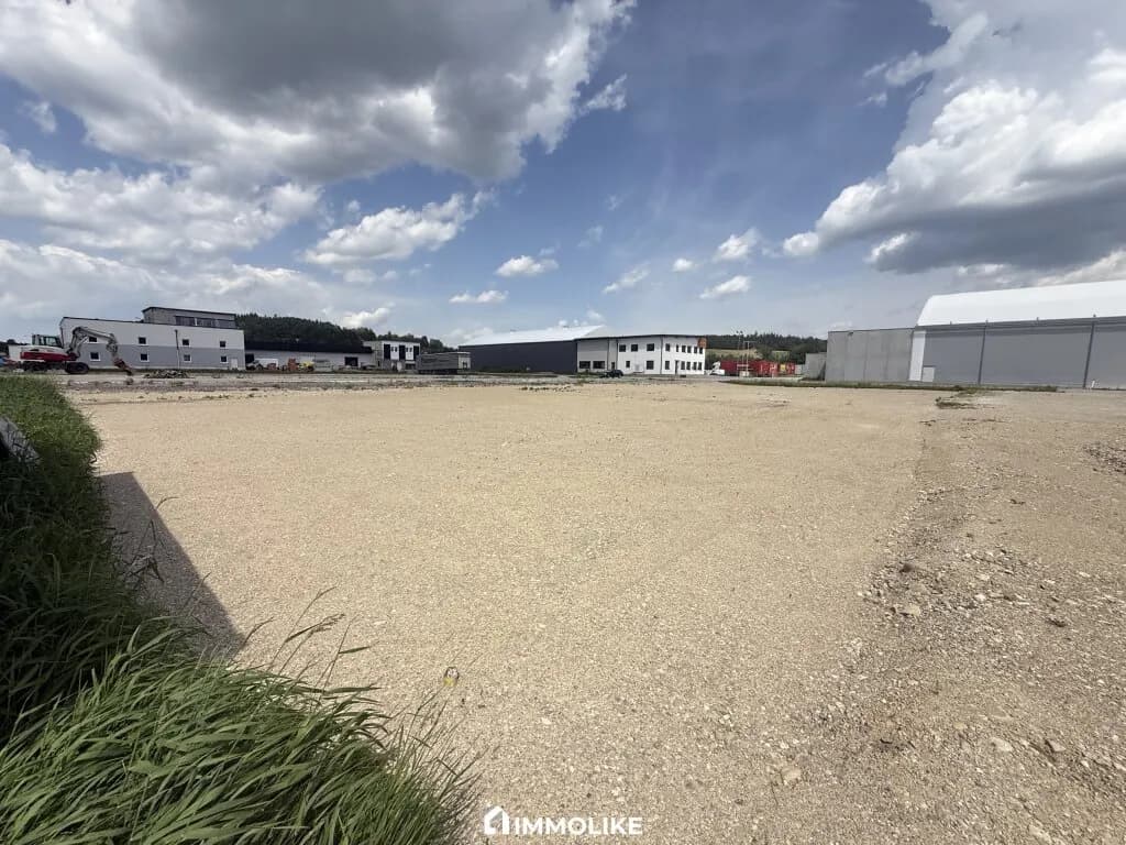 Immobilie mieten in Vöcklabruck – 1 500 m², € 1.500 – Bild 2 von 5