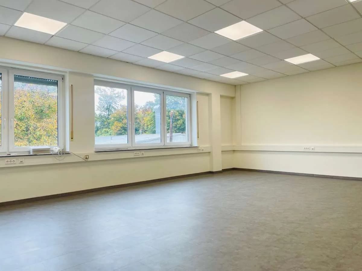 4-Zimmer-Gewerbeimmobilie mieten in Graz – 162 m², € 1.736 – Bild 2 von 7