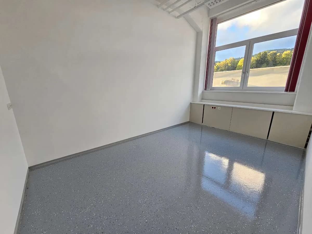 3-Zimmer-Gewerbeimmobilie mieten in Bruck-Mürzzuschlag – 96 m², € 1.021