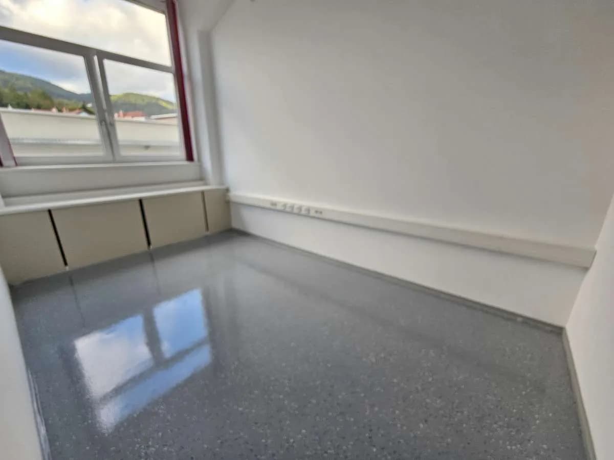 3-Zimmer-Gewerbeimmobilie mieten in Bruck-Mürzzuschlag – 96 m², € 1.021 – Bild 8 von 15