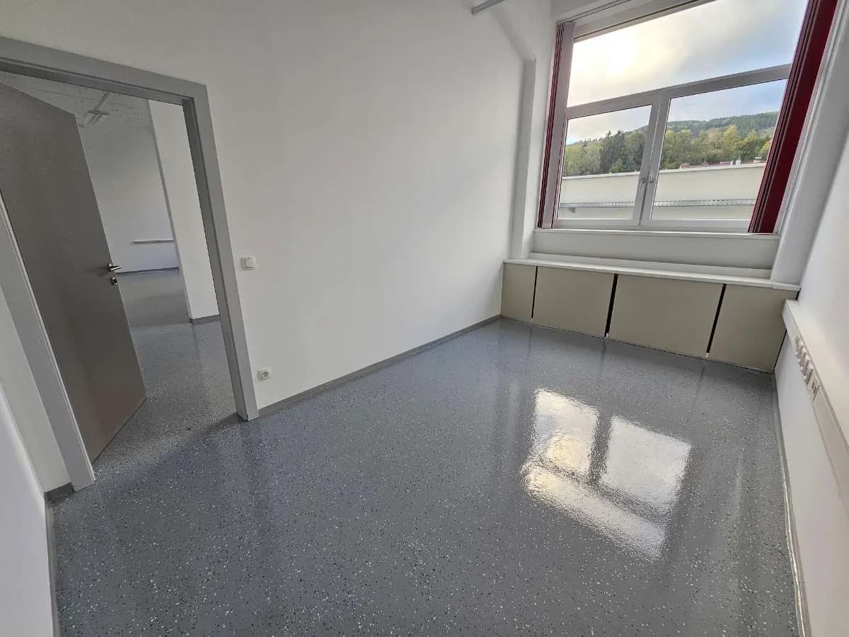 3-Zimmer-Gewerbeimmobilie mieten in Bruck-Mürzzuschlag – 96 m², € 1.021 – Bild 9 von 15