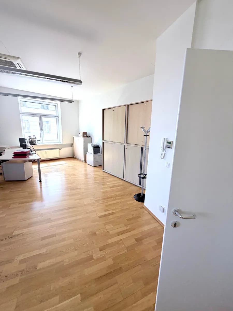 Gewerbeimmobilie mieten in Wien – 245 m², € 7.500 – Bild 34 von 39