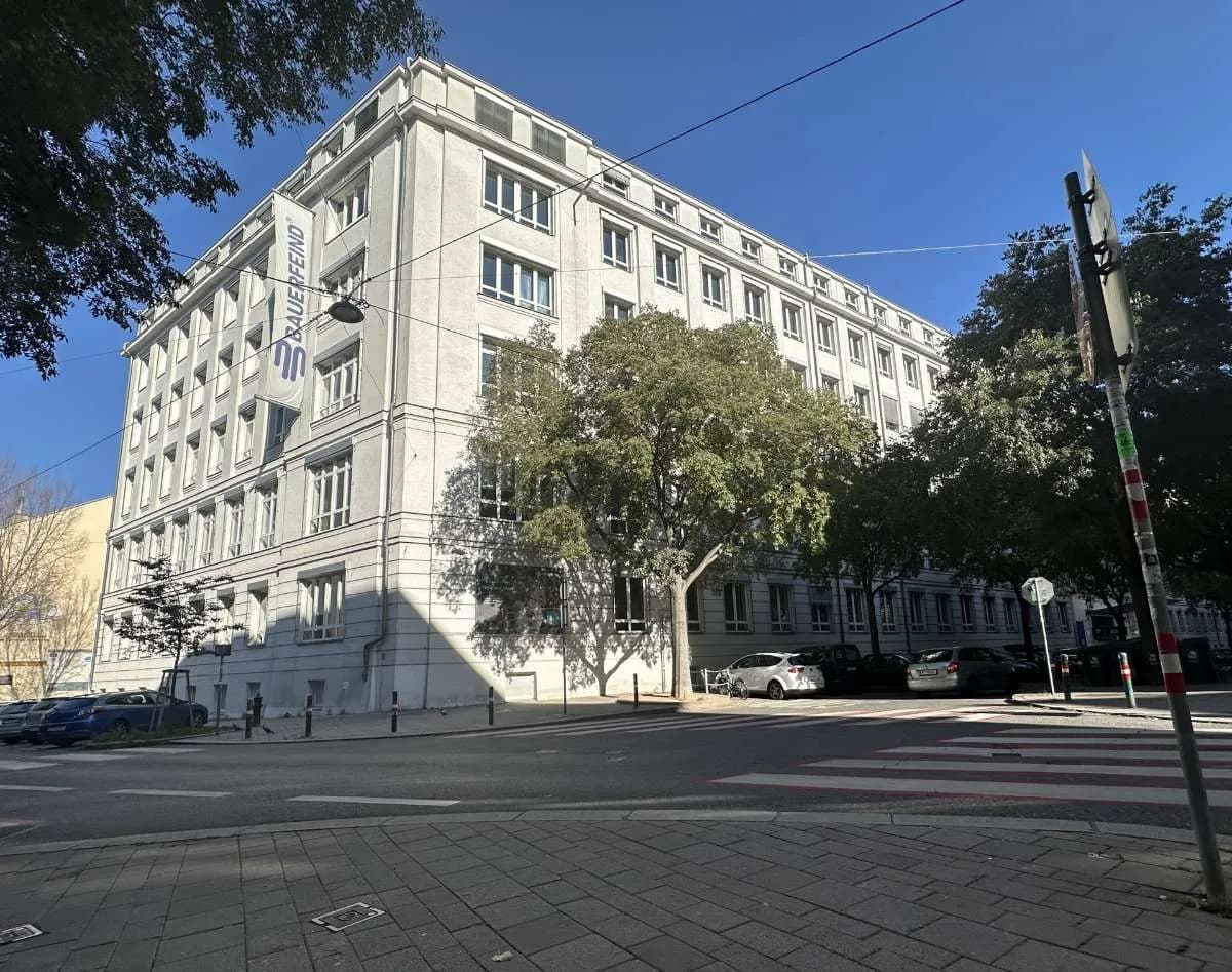 Gewerbeimmobilie mieten in Wien – 638 m², € 15