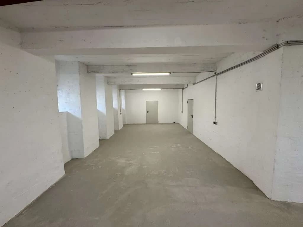 2-Zimmer-Gewerbeimmobilie mieten in Wien – 121 m², € 1.328 – Bild 2 von 12