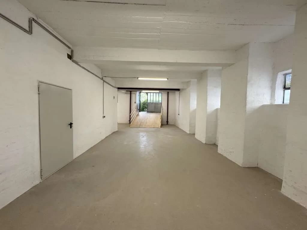 2-Zimmer-Gewerbeimmobilie mieten in Wien – 121 m², € 1.328 – Bild 3 von 12