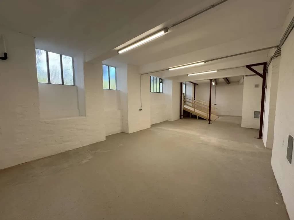 2-Zimmer-Gewerbeimmobilie mieten in Wien – 121 m², € 1.328 – Bild 7 von 12