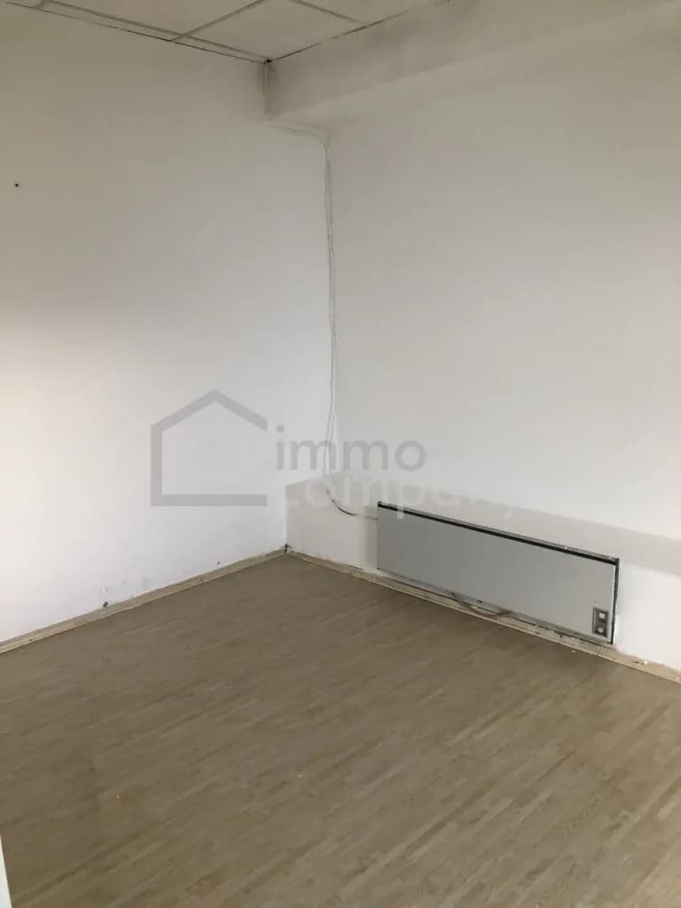 2-Zimmer-Gewerbeimmobilie mieten in Jennersdorf – 28 m², € 200 – Bild 2 von 4