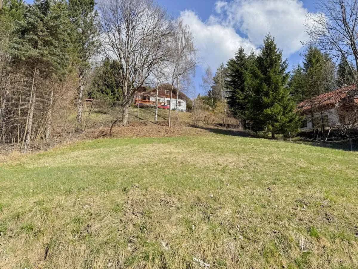 Grundstück kaufen in Neunkirchen – 728 m², € 89.000