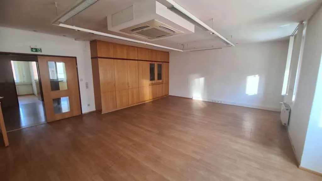 7-Zimmer-Gewerbeimmobilie mieten in Villach – 174 m², € 1.716 – Bild 2 von 14