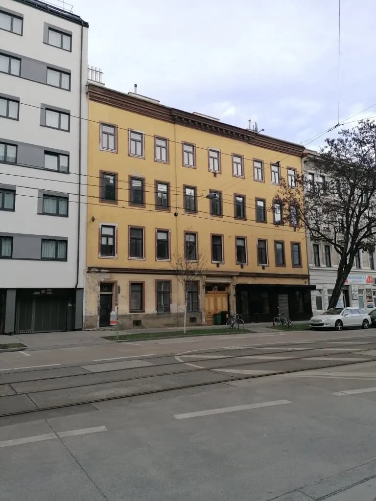 14-Zimmer-Gewerbeimmobilie mieten in Wien – 403 m², € 5.175