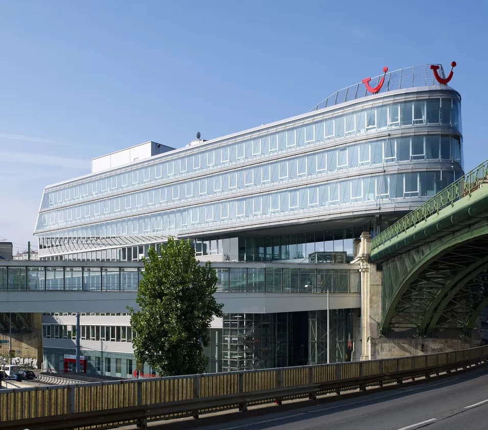 Gewerbeimmobilie mieten in Wien – 810 m², € 17