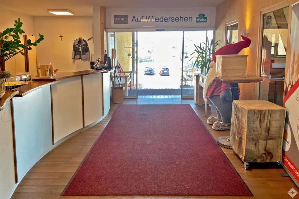 Gewerbeimmobilie mieten in Braunau am Inn – 1 800 m², € 17.000 – Bild 4 von 11