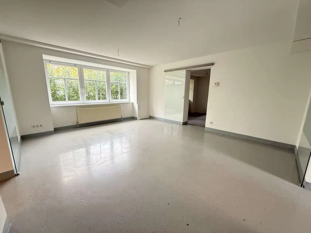 4-Zimmer-Gewerbeimmobilie mieten in Baden – 137 m², € 1.196 – Bild 2 von 9