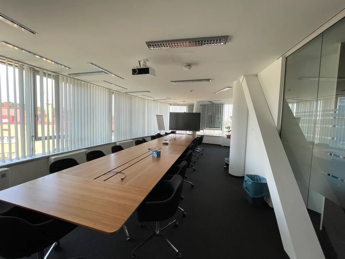 Gewerbeimmobilie mieten in Wien – 1 565 m², € 17 – Bild 4 von 14