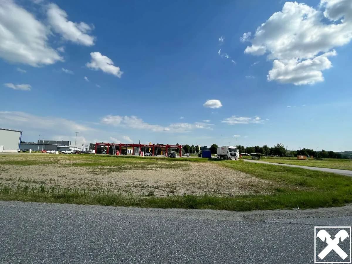Grundstück mieten in Eferding – 1 749 m², € 1 – Bild 3 von 4