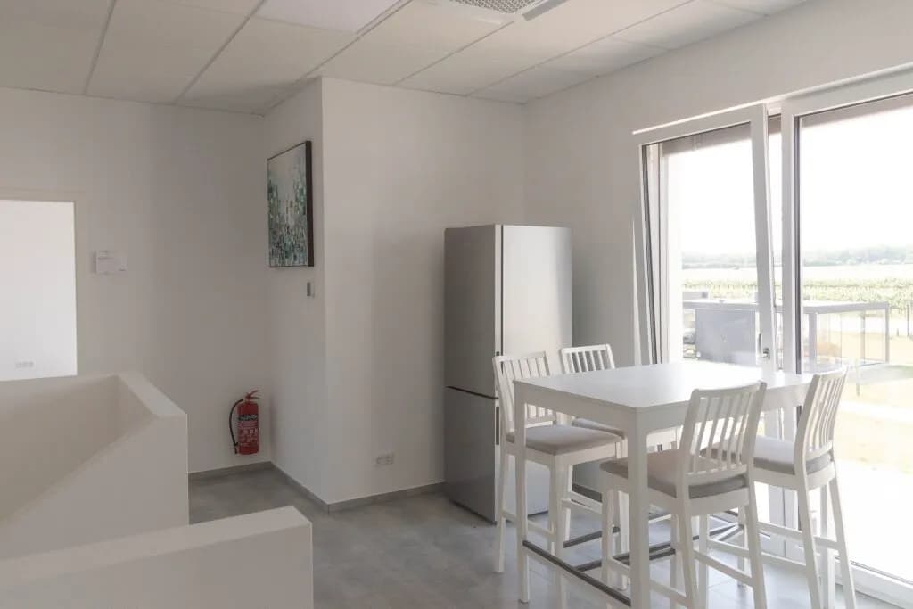 1-Zimmer-Gewerbeimmobilie mieten in Baden – 30 m², € 423 – Bild 5 von 13