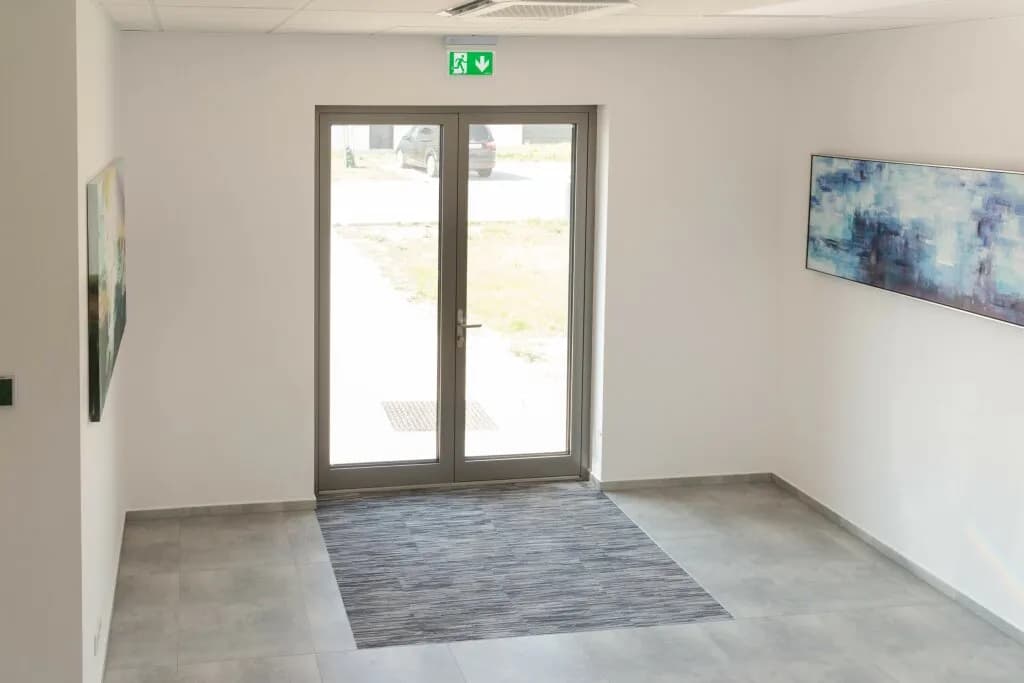 1-Zimmer-Gewerbeimmobilie mieten in Baden – 30 m², € 423 – Bild 8 von 13