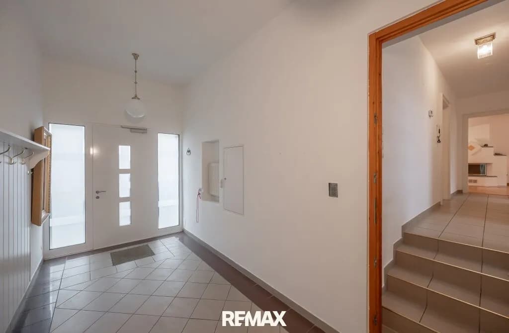 10-Zimmer-Haus mieten in Korneuburg – 300 m², € 3.200 – Bild 5 von 29