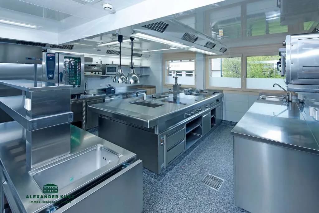12-Zimmer-Gewerbeimmobilie kaufen in Bregenz – 308 m², € 2.280.000 – Bild 2 von 6