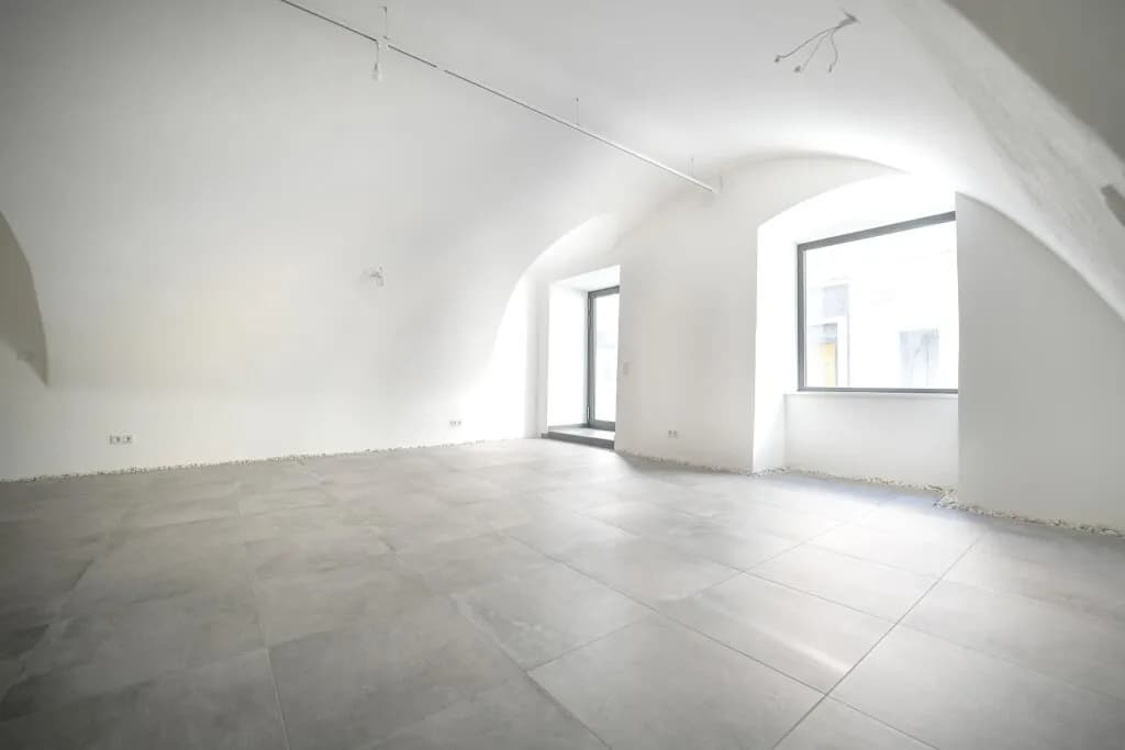 3-Zimmer-Gewerbeimmobilie mieten in Wels – 85 m², € 611