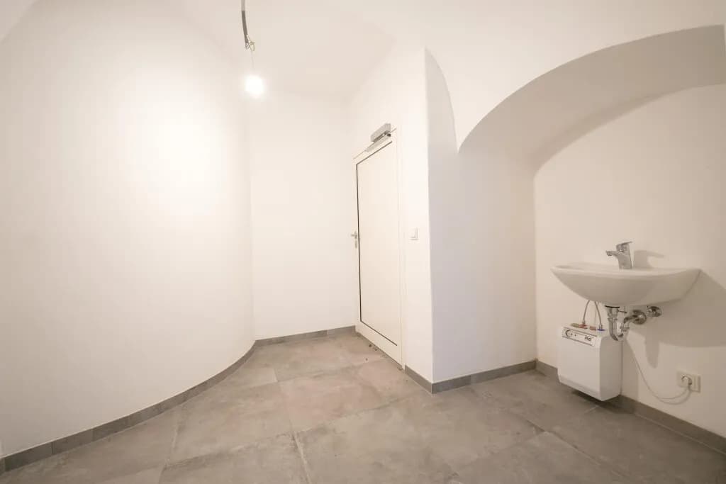 3-Zimmer-Gewerbeimmobilie mieten in Wels – 85 m², € 611 – Bild 6 von 11