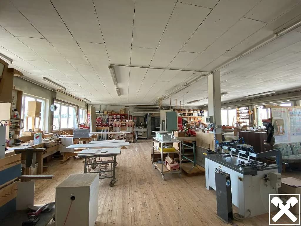 Immobilie mieten in Wels-Land – 560 m², € 2.310 – Bild 2 von 8