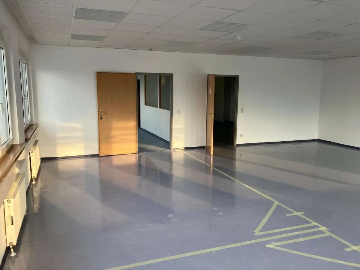 Gewerbeimmobilie mieten in Mödling – 268 m², € 3.377 – Bild 4 von 9