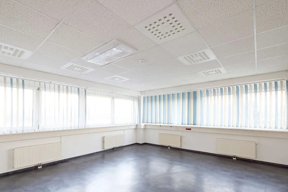 Gewerbeimmobilie mieten in Mödling – 211 m², € 2.653 – Bild 2 von 4