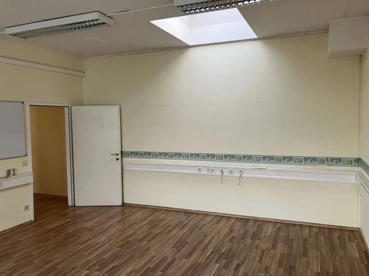 Gewerbeimmobilie mieten in Mödling – 113 m², € 1.422 – Bild 11 von 13