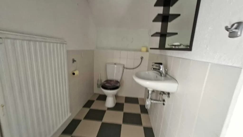 8-Zimmer-Haus kaufen in Neunkirchen – 174 m², € 279.000 – Bild 19 von 35