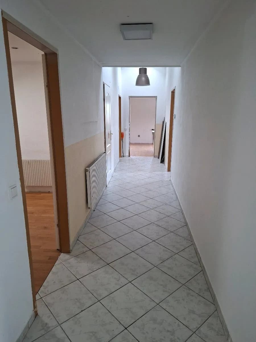 7-Zimmer-Haus mieten in Mattersburg – 200 m², € 1.500 – Bild 3 von 18