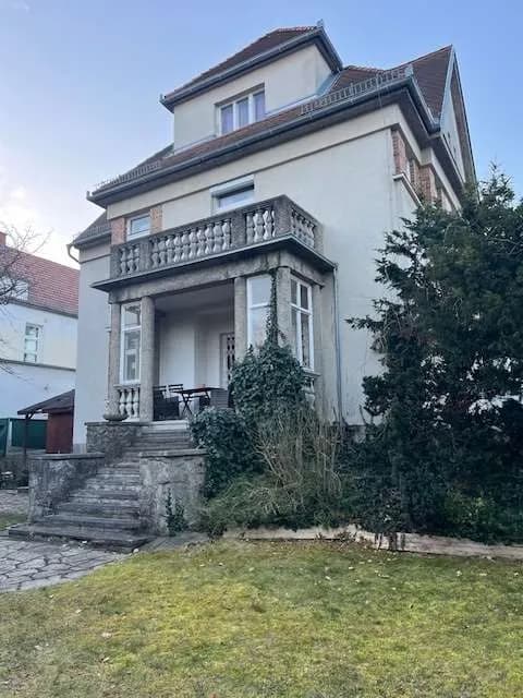 9-Zimmer-Immobilie mieten in Wien – 300 m², € 4.000 – Bild 2 von 3