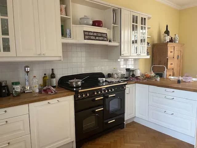 9-Zimmer-Immobilie mieten in Wien – 300 m², € 4.000 – Bild 3 von 3