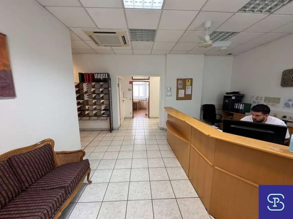 15-Zimmer-Gewerbeimmobilie mieten in Wien – 379 m², € 5.369 – Bild 18 von 25