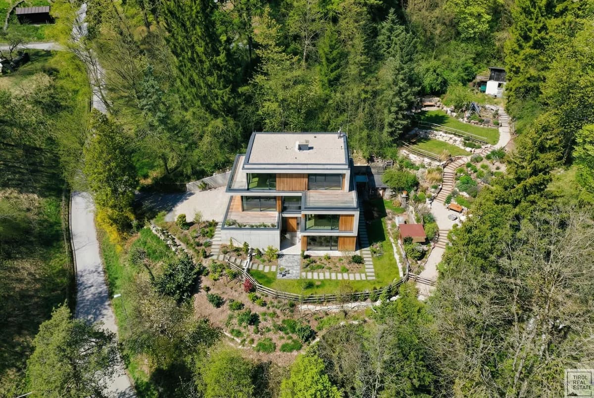 Grundstück kaufen in Innsbruck – 1 360 m², € 1.525.000