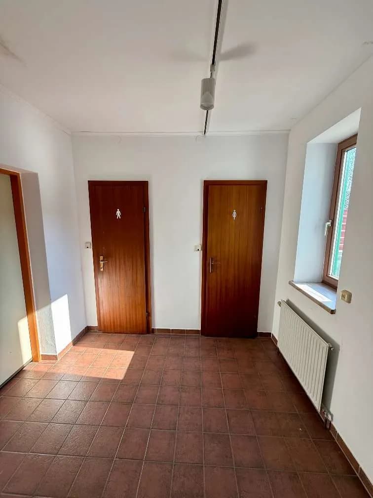 6-Zimmer-Gewerbeimmobilie mieten in Neunkirchen – 135 m², € 750 – Bild 8 von 11