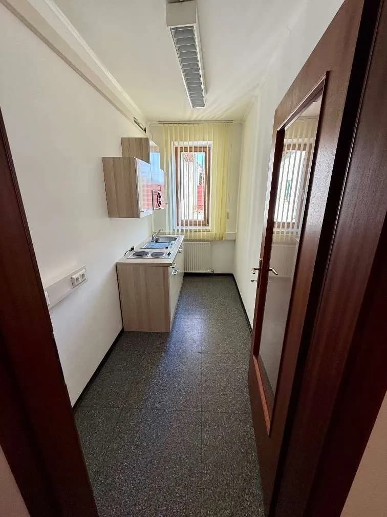 6-Zimmer-Gewerbeimmobilie mieten in Neunkirchen – 135 m², € 750 – Bild 10 von 11