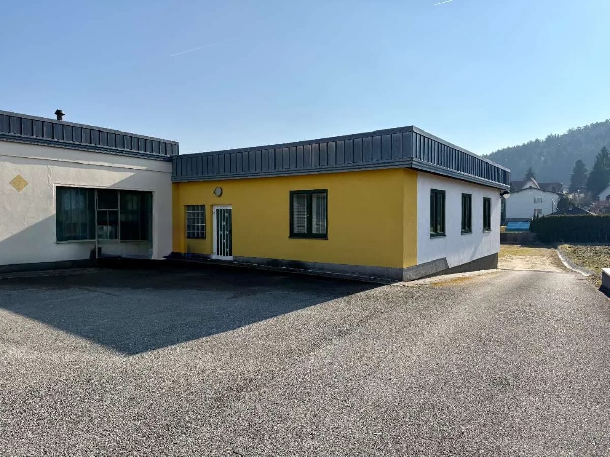 6-Zimmer-Gewerbeimmobilie mieten in Neunkirchen – 135 m², € 750 – Bild 11 von 11