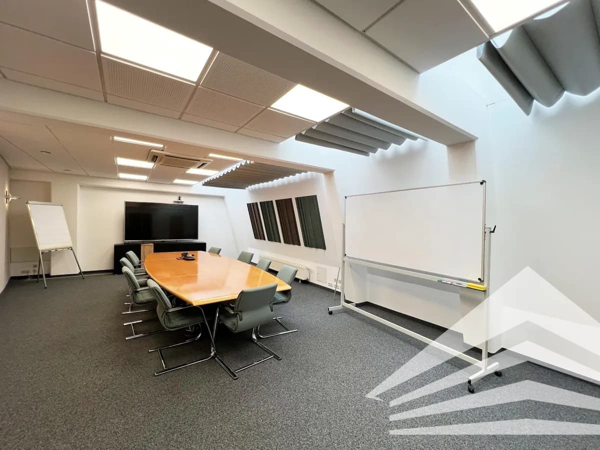 13-Zimmer-Gewerbeimmobilie mieten in Linz – 604 m², € 9.311 – Bild 10 von 17
