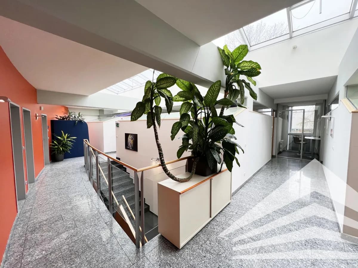 13-Zimmer-Gewerbeimmobilie mieten in Linz – 604 m², € 9.311 – Bild 11 von 17