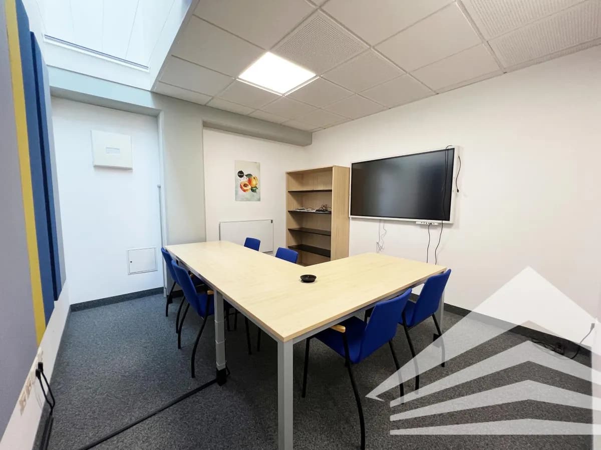 13-Zimmer-Gewerbeimmobilie mieten in Linz – 604 m², € 9.311 – Bild 13 von 17
