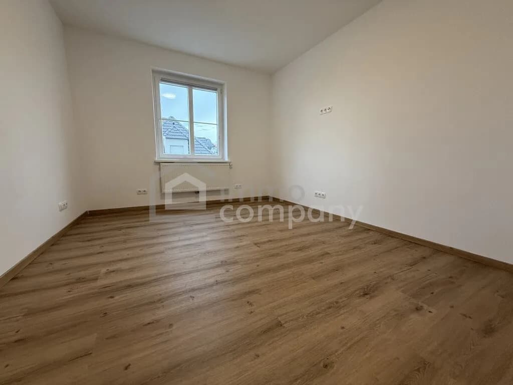 Gewerbeimmobilie kaufen in Wiener Neustadt – 340 m², € 849.000 – Bild 2 von 10
