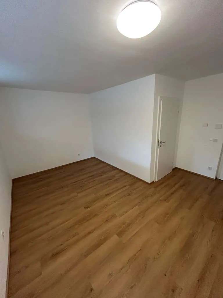 1-Zimmer-Immobilie mieten in Wels – 20 m², € 395 – Bild 8 von 13