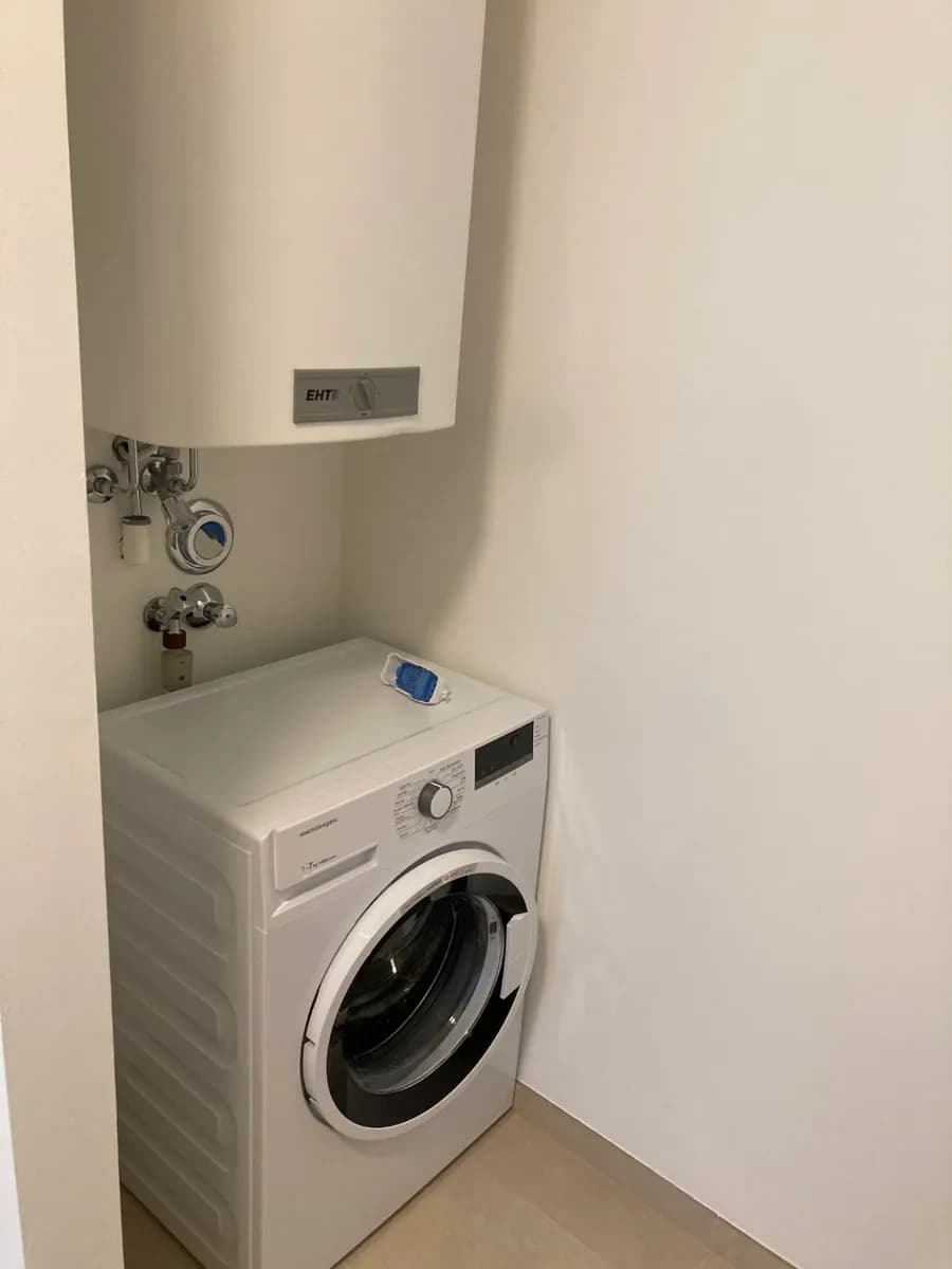 Gewerbeimmobilie kaufen in Linz Land – 449 m², € 3.152 – Bild 4 von 8