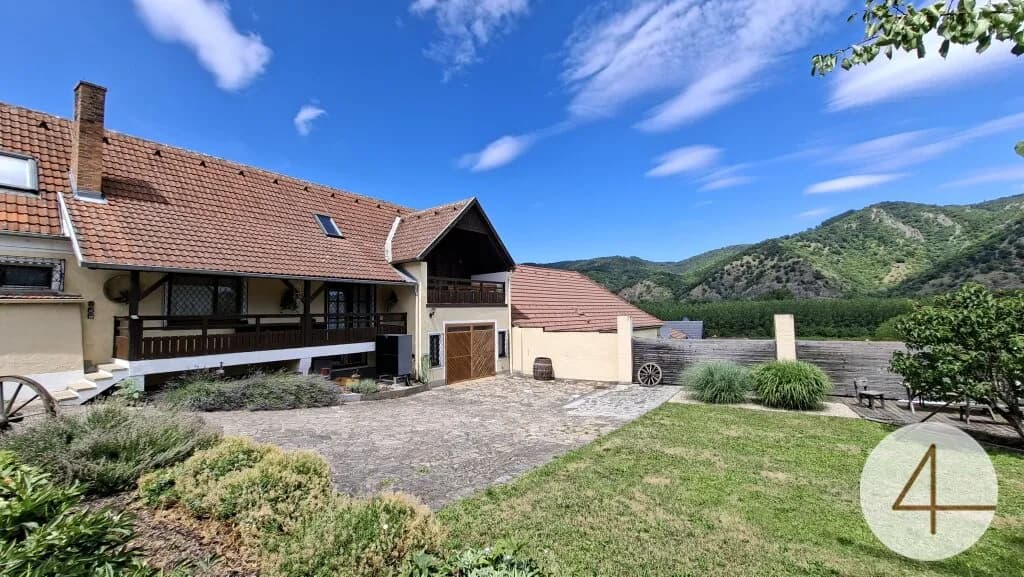 Haus kaufen in Krems Land – 235 m², € 859.000