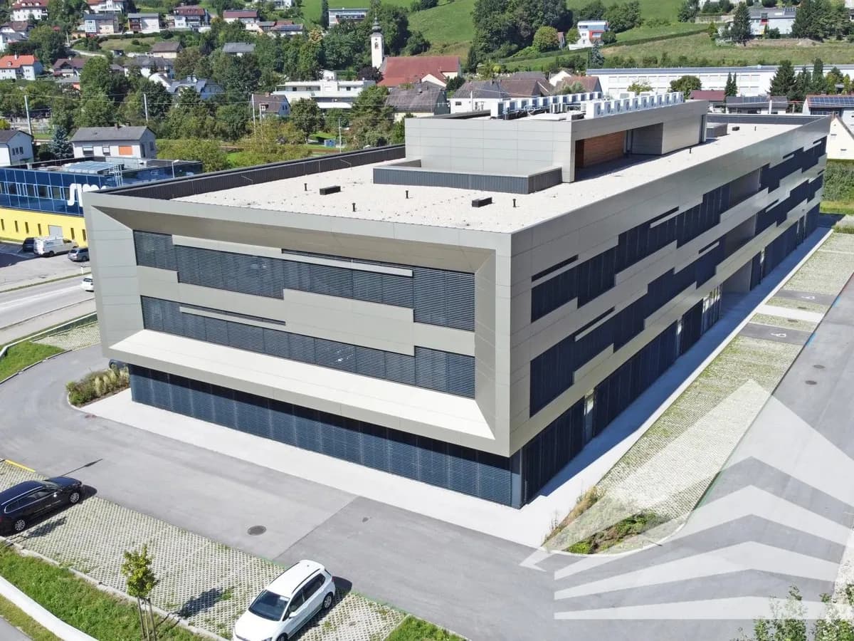 7-Zimmer-Gewerbeimmobilie mieten in Urfahr-Umgebung – 420 m², € 6.527 – Bild 17 von 19