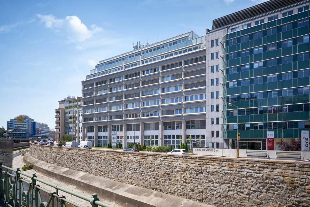 Gewerbeimmobilie mieten in Wien – 764 m², € 13